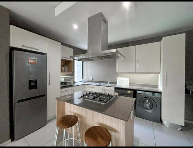 2 BEDROOM APARTMENT FOR SALE IN BRYANSTON